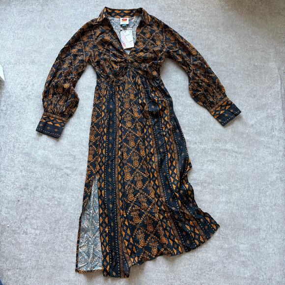 FARM Rio Dresses & Skirts - NWT Farm Rio Long Sleeve Tie Front Midi Dress